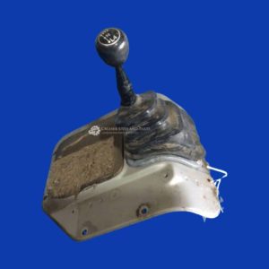 Toyota Landcruiser HJ61  Transfer shifter & cover   13426